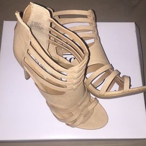 Steve Madden Madelia Natural Sz 7